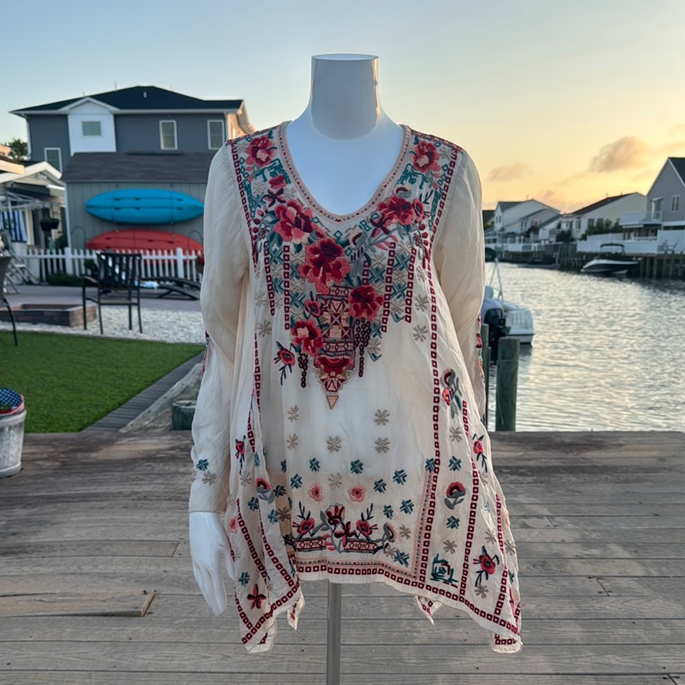 NWT~Johnny Was White and Red Asymmetrical Embellished Tunic